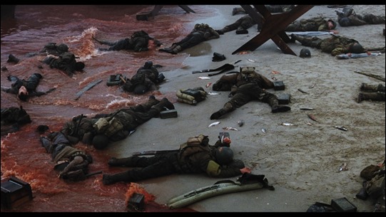 Un mar escarlata en las playas de Nromandía