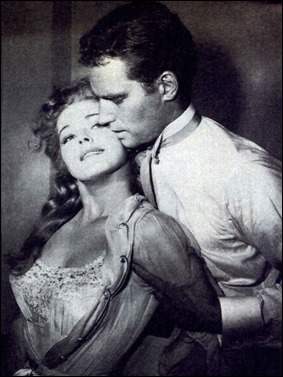 Cuando Charlton y Eleanor Parker se abrazan... ruge la marabunta