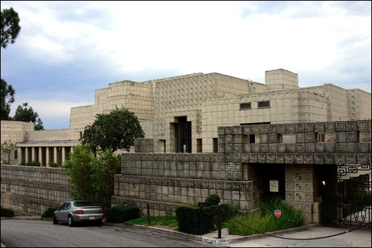 Ennis House, cuyas placas precolombinas decoran las paredes del apartamento de Deckard