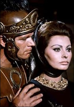 Stephen Boyd y Sofia Loren como Livio y Lucila