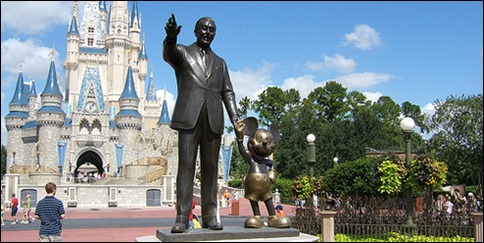 Walt Disney y su otro yo, Mickey, en Disney World