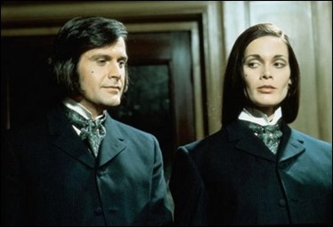 Ralph Bates y Martine Beswick, o sea, el doctor Jekyll y su hermana