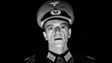 El rostro inquietante de Howard Vernon como el comandante von Ebrennac