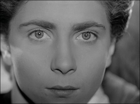 La mirada final de la muchacha, Nicole Stephane