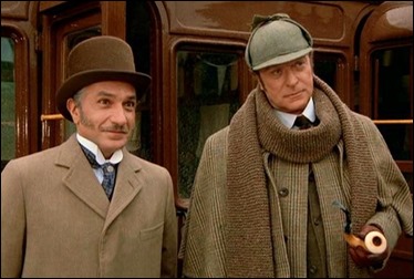 Ben Kingsley y Michael Caine en Sin pistas