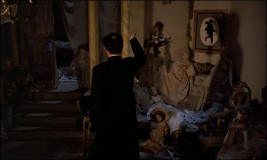 El final de la película sí muestra la Sala de las Muñecas