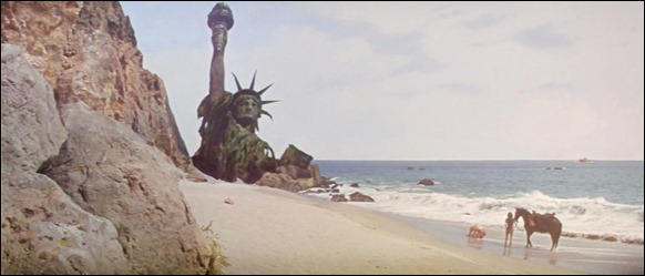 El mítico plano de Charlton Heston frente a la Estatuaa de la Libertad