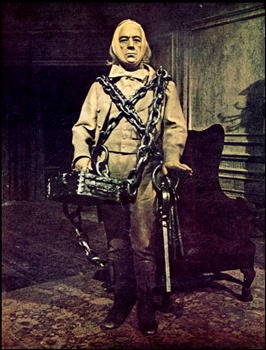 Impagable caracterización de Alec Guinness como el fantasma de Marley