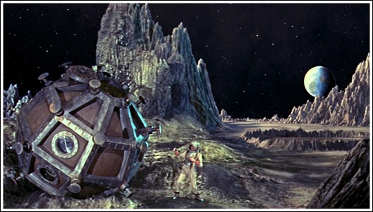 Bonita imagen lunar de La gran sorpresa, la adaptación estadounidense de Los primeros hombres en la luna, de Wells
