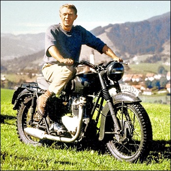 Steve McQueen y su moto en La gran evasión
