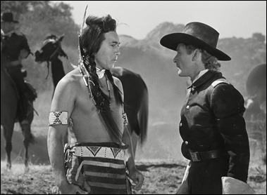 Caballo Loco y Custer, o sea, Anthony Quinn y Errol Flynn