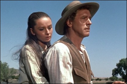 Audrey Hepburn y Burt Lancaster en Los que no perdonan