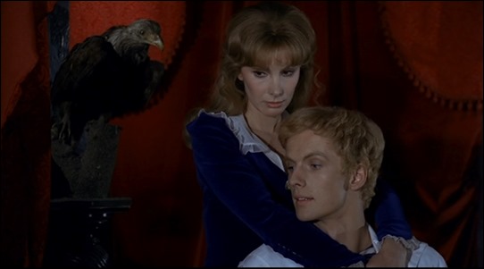 Mathieu Carriere y Susan Hampshire como los hermanos Jean-Jacques y Nancy Grandsire, en Malpertuis, la versión de Harry Kumel sobre la novela de Jean Ray