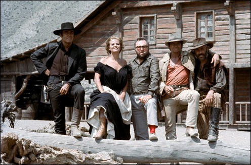Sergio Leone con sus cuatro estrellas de Hasta que llego su hora