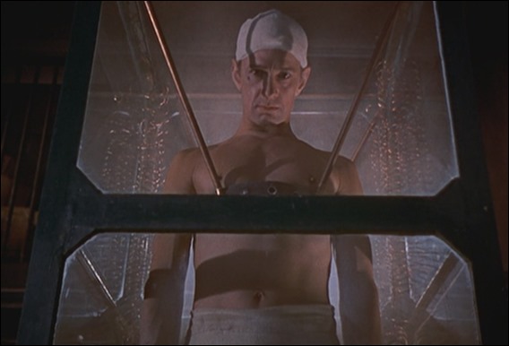 Michael Gwynn, el monstruo apuesto de The Revenge of Frankenstein