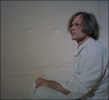 Fascinantes Klaus Kinski como Renfield en El conde Dracula
