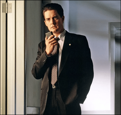 El agente Cooper habla con Diane