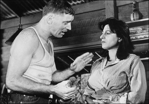 Anna Magnani y Burt Lancaster en La rosa tatuada