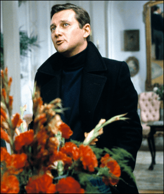 Carlos Larranaga como Cayetano Salgado