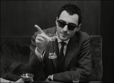 Guillaume Marbeck como Godard en Nouvelle Vague